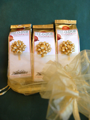 Drei aromatische Kräuter- und Früchtetees im Geschenkset